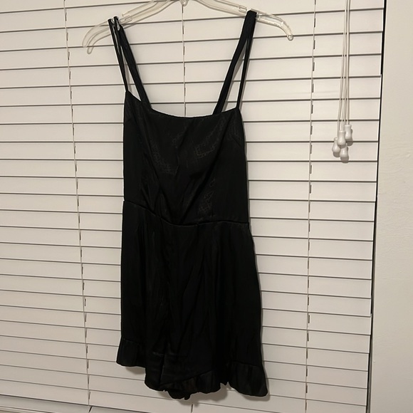 NWT Reiss Leila black dobby playsuit Sz10 - Picture 7 of 8